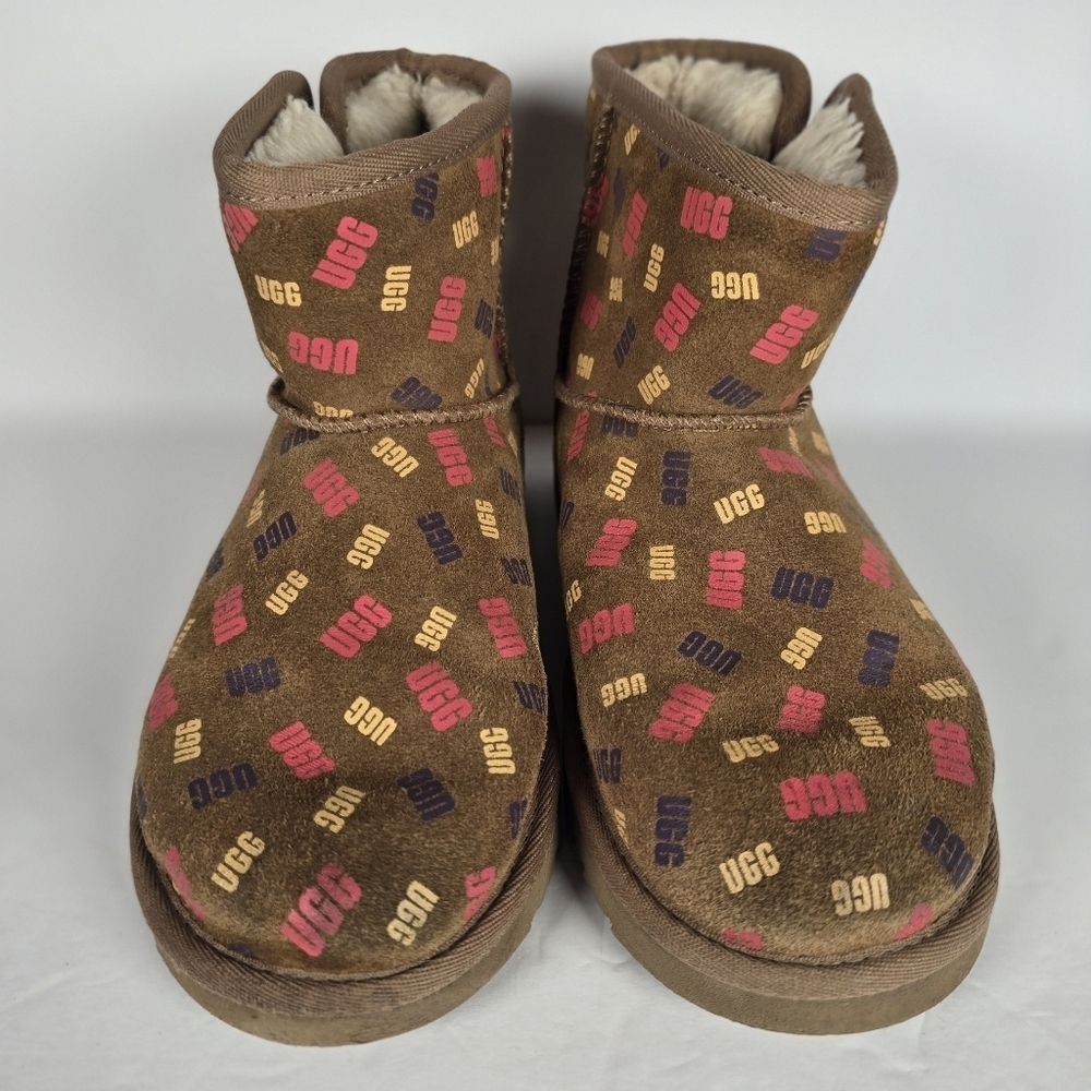UGG JONA CONFETTI LOGO MINI BOOTS -CHESTNUT SUEDE -UGGPURE LINED - KIDS US 3